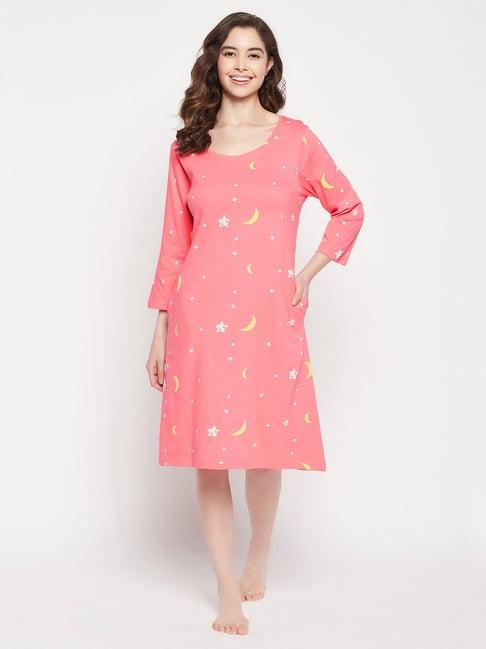 clovia pink cotton graphic print night dress