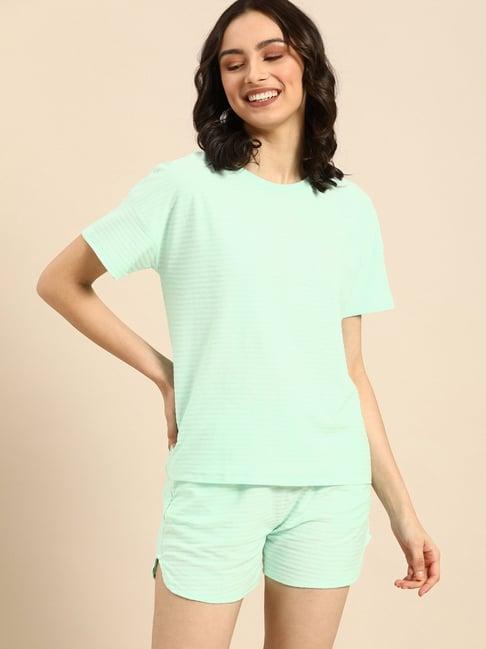 clt.s green t-shirt with shorts