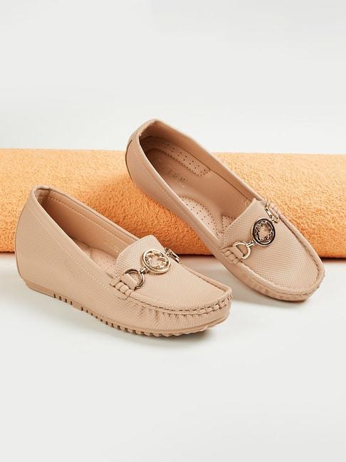 code by lifestyle women's camel wedge loafers