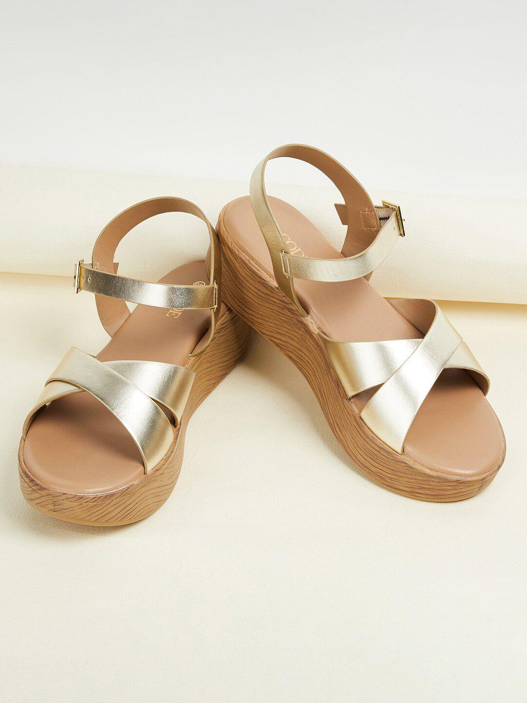 code by lifestyle solid flatform sandals with buckles