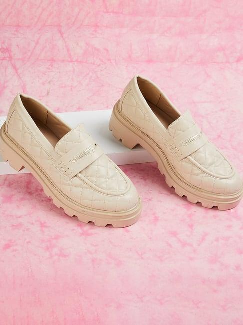 code by lifestyle women's beige casual loafer