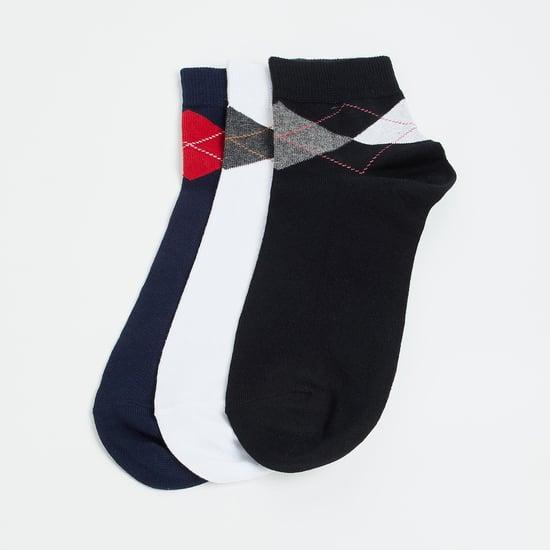 code men patterned ankle length socks - pack of 3
