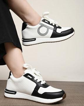 colour-block lace up sports shoe