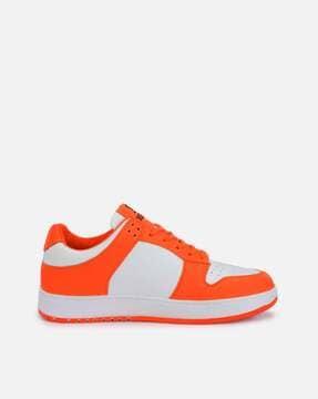 colour-block round-toe sneakers with lace fastening