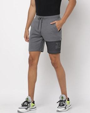 colourblock knit shorts with drawstring waist
