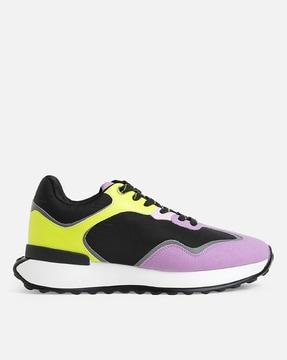 colourblock mid-top shoes with lace fastening
