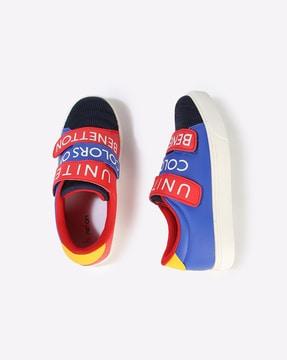 colourblock low-top sneakers with velcro fastening