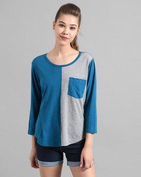 colourblock round-neck t-shirt with patch pocket