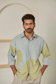 colourblock shirt with patch pocket