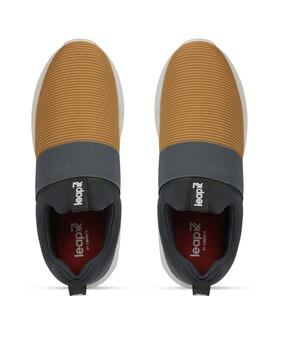 colourblock slip-on sports shoes