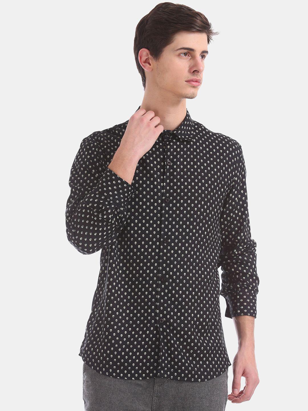 colt men black & white regular fit printed casual shirt