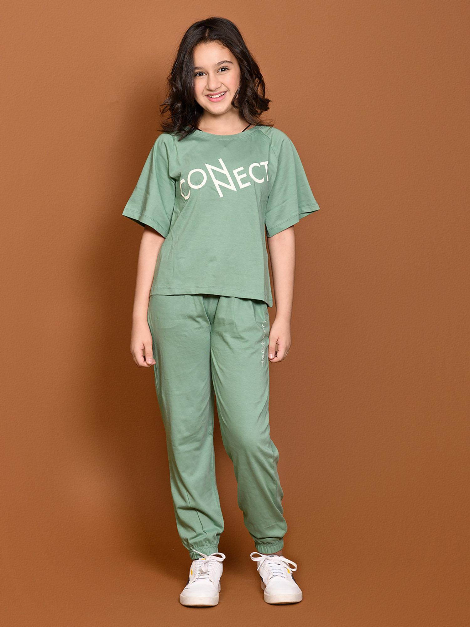 connect printed half sleeve tee with jogger (set of 2)