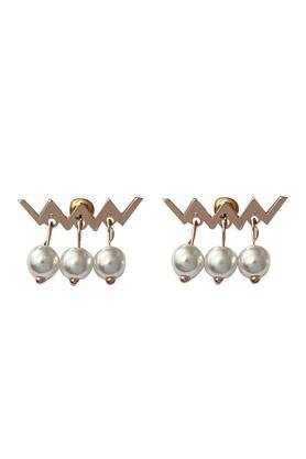 contemporary criss-cross rose gold-toned short pearl drop earrings