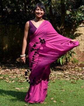 contrast border saree with tassels