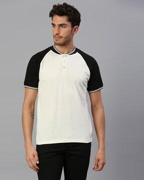contrast tapping henley-neck t-shirt