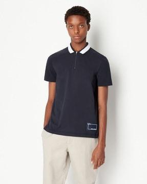 contrasting collar zip-up polo t-shirt with satin logo patch