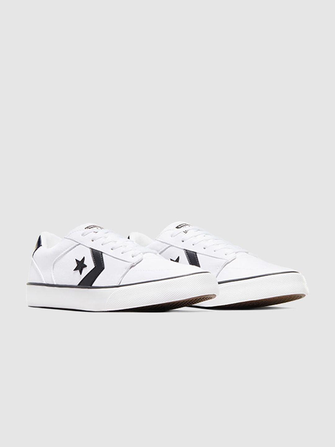 converse men round toe canvas sneakers