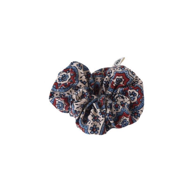 core asana woogie scrunchie- beige