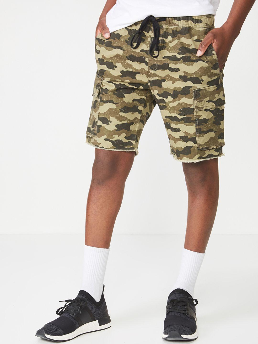 cotton on men olive green & beige printed regular fit cargo shorts