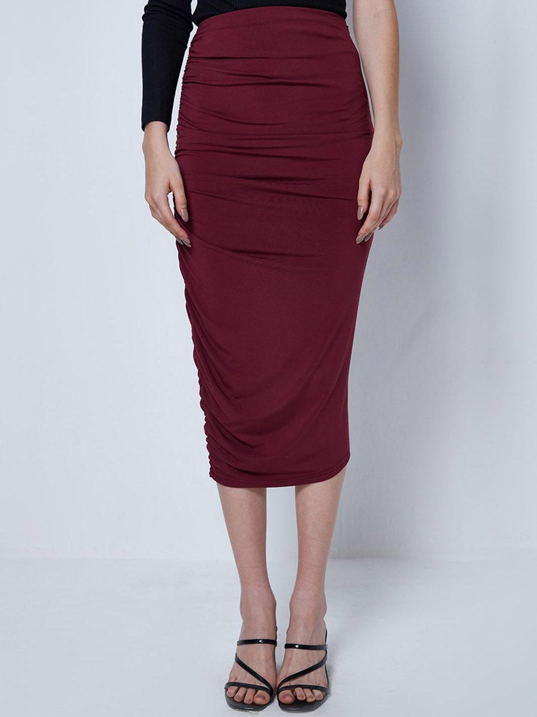 cover story maroon ruched midi skirt