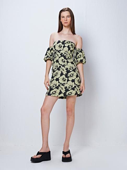 cover story black floral print shift dress