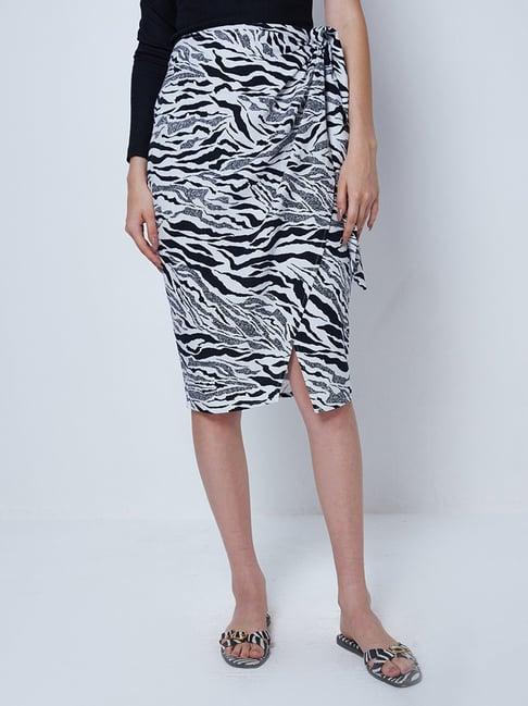 cover story black printed midi skirt