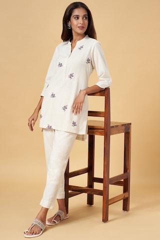cream-embroidered-casual-3/4th-sleeves-mandarin-women-regular-fit--tunic