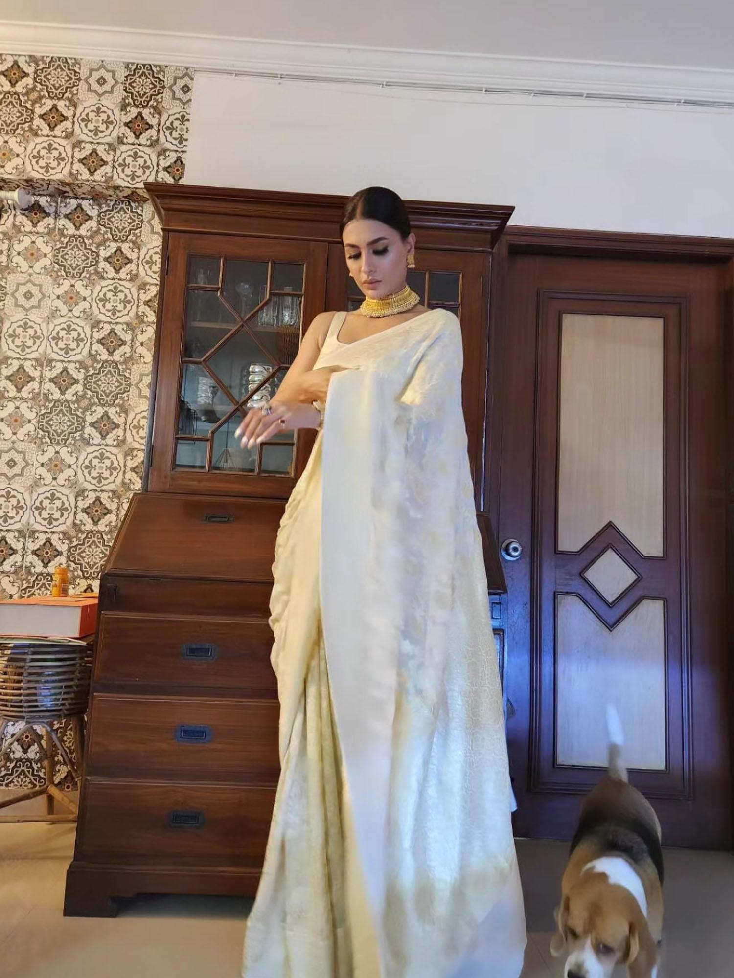 cream banarasi handloom saree with unstitched blouse