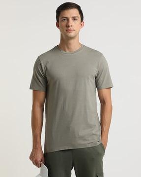 crew-neck half-sleeve t-shirt