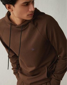 crew-neck hoodie with kangaroo pockets