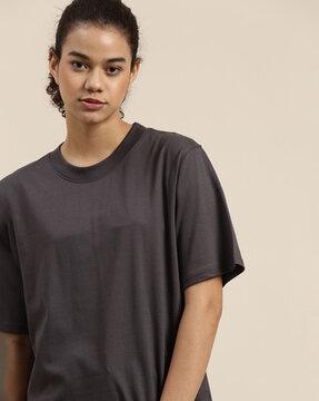 crew-neck oversized t-shirt