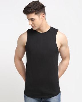 crew-neck sleeveless vest