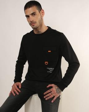 crew-neck sweatshirt with flap pocket