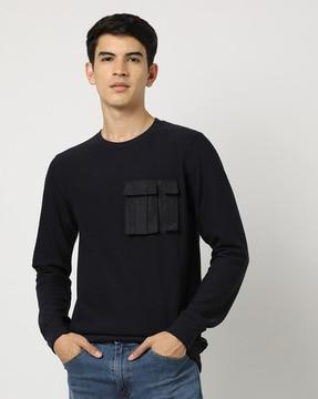 crew-neck sweatshirt with flap pocket