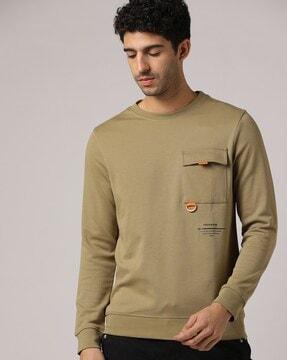 crew-neck sweatshirt with flap pocket