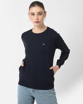 crew-neck sweatshirt with insert pockets