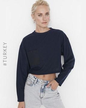 crew-neck sweatshirt with patch pocket