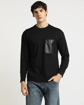 crew-neck sweatshirt with patch pocket