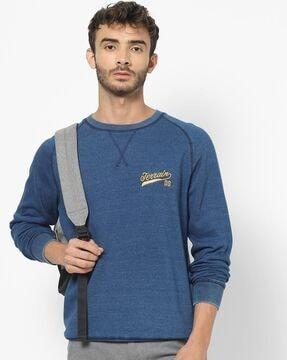 crew-neck sweatshirt with raglan sleeves