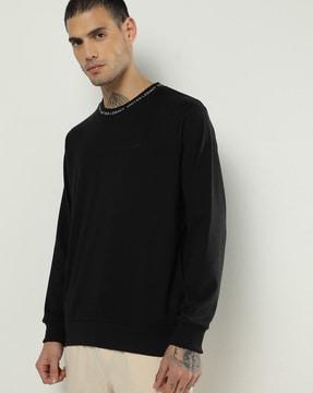 crew-neck sweatshirt with ribbed hem