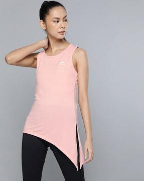 crew-neck t-shirt with asymmetrical hemline