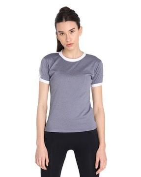 crew-neck t-shirt with cuffed sleeves