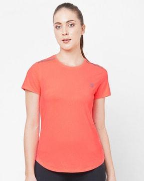 crew-neck t-shirt with curved hems