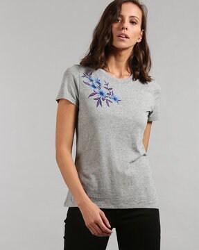 crew-neck t-shirt with floral embroidery