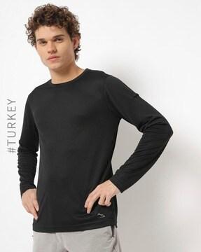 crew-neck t-shirt with full sleeves