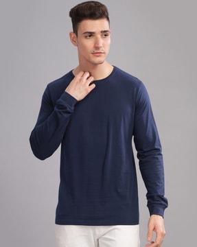 crew-neck t-shirt with full sleeves