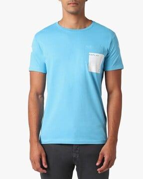 crew-neck t-shirt with patch pocket