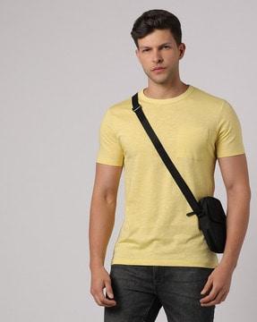 crew-neck t-shirt with patch pocket