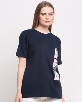 crew-neck t-shirt with short sleeve