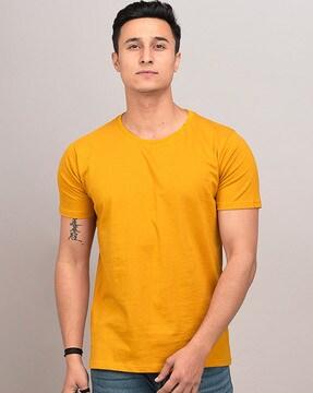 crew-neck t-shirt with short sleeves